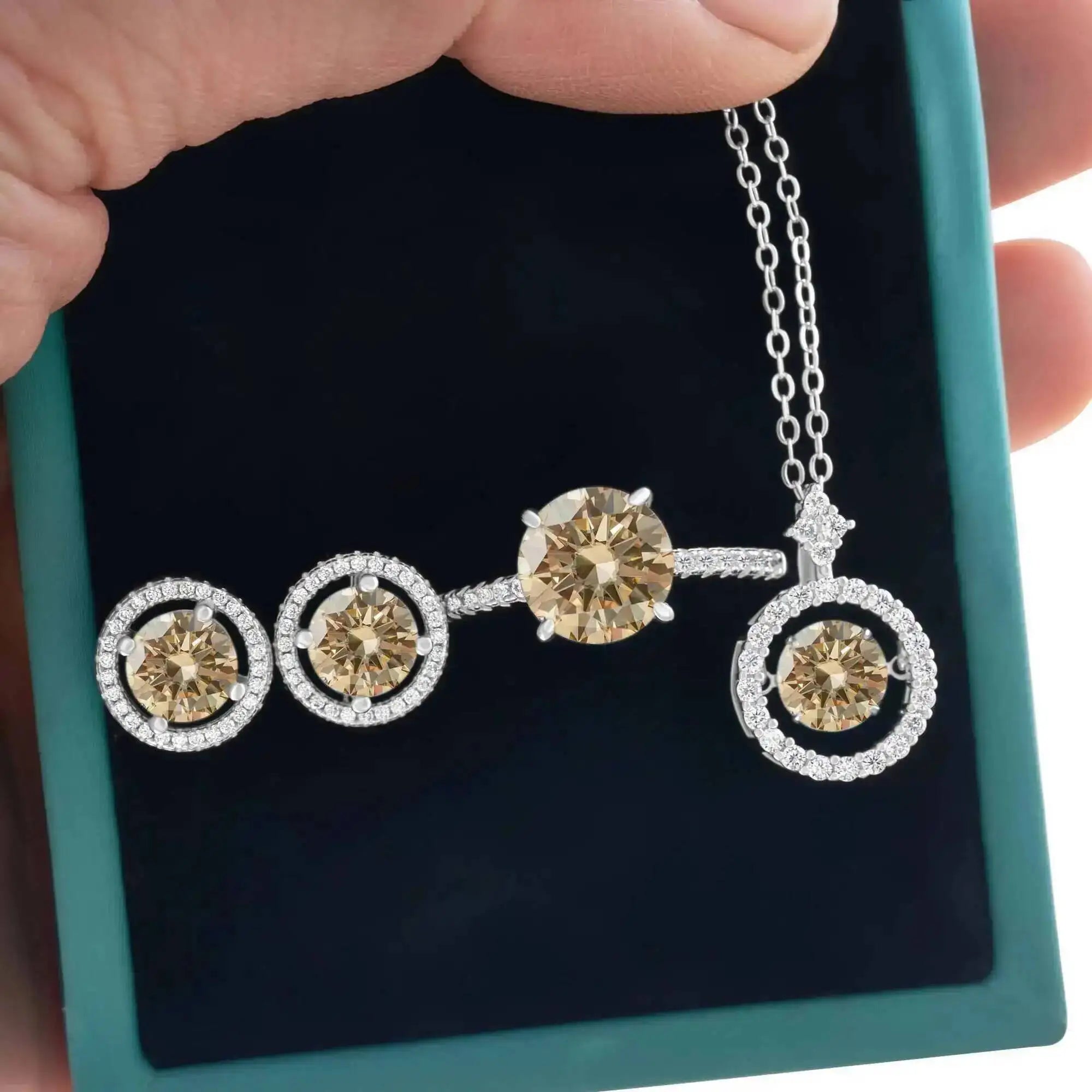 The Emily Lumière Bridal Set
