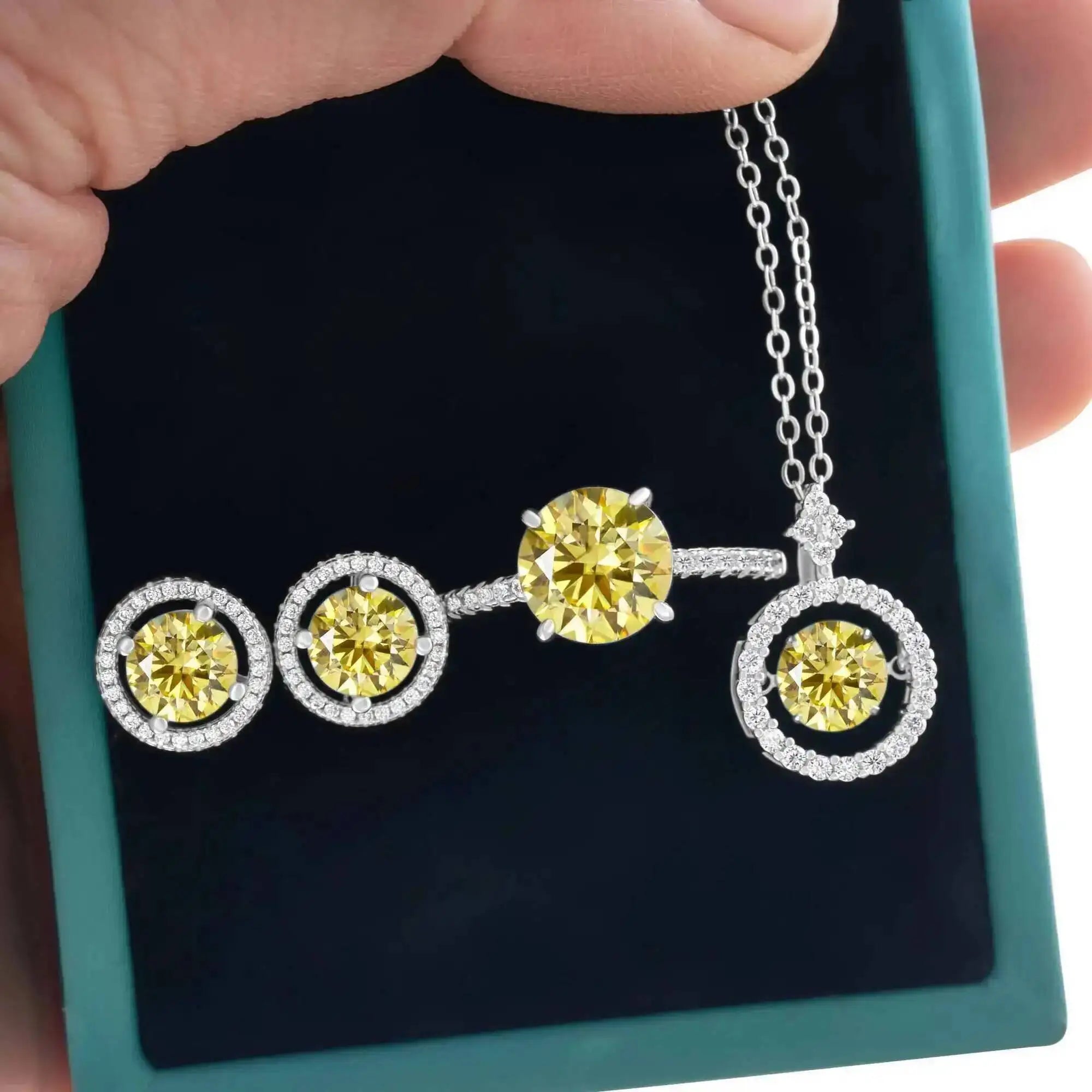 The Emily Lumière Bridal Set